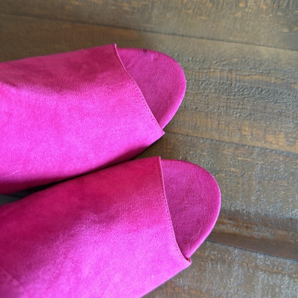 EUC fuchsia, shoe, dazzle shoes - Picture 9 of 11